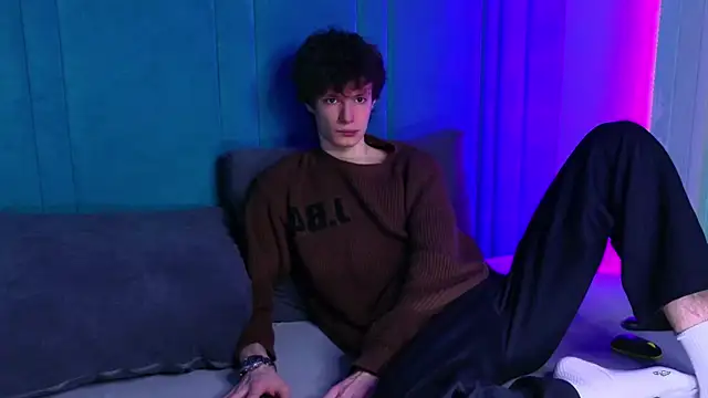 EdwardHogan online show from April 19, 2026, 3:22 pm