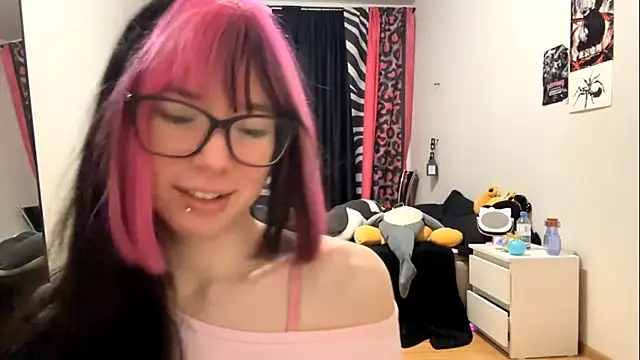 WifeAileen online show from April 10, 2026, 6:51 am