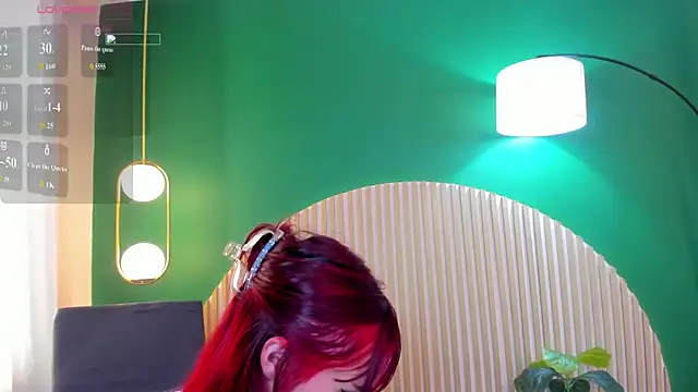 Snapshot of Alicecoule_ chatting on July 7, 2026, 2:10 pm Alicecoule online show from July 7, 2026, 2:10 pm