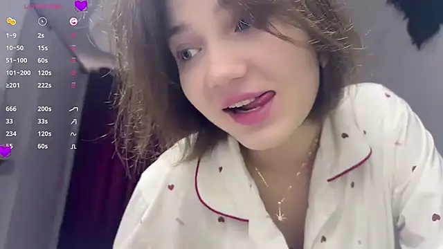 Cute Capricee online show from April 19, 2026, 10:03 am