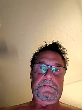 ResignedEsthetic online show from April 1, 2026, 10:40 pm