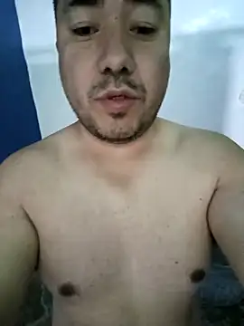 lobo caliente37 online show from April 12, 2026, 2:22 pm