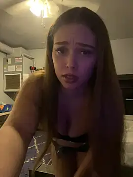 mariex83 online show from April 4, 2026, 2:54 am