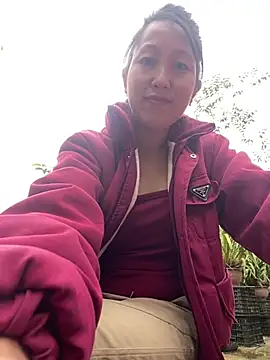 Snapshot of Huonglyna chatting on April 29, 2026, 1:43 am Huonglyna online show from April 29, 2026, 1:43 am