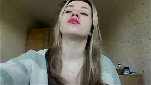 Snapshot of SpringSummers chatting on May 15, 2026, 7:37 am SpringSummers online show from May 15, 2026, 7:37 am