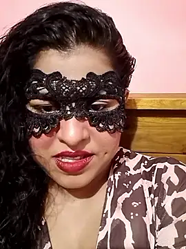 Maskedcurves online show from April 4, 2026, 6:00 am