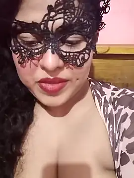Maskedcurves online show from April 9, 2026, 6:19 am