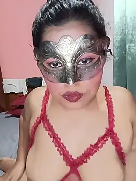 Maskedcurves online show from June 30, 2026, 2:40 pm