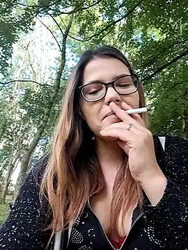 Snapshot of maitresseLili chatting on May 7, 2026, 7:58 am maitresseLili online show from May 7, 2026, 7:58 am