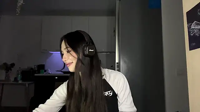 Elizabetswan online show from April 5, 2026, 7:33 pm