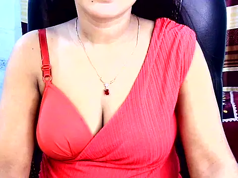 Snapshot of Noor_Zarin chatting on April 21, 2026, 1:29 am Noor Zarin online show from April 21, 2026, 1:29 am
