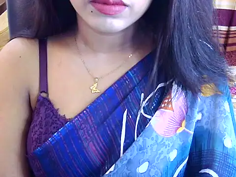 Snapshot of Noor_Zarin chatting on July 7, 2026, 6:45 pm Noor Zarin online show from July 7, 2026, 6:45 pm