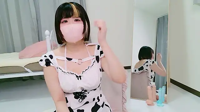 RAIMU CHAN online show from April 15, 2026, 2:46 pm