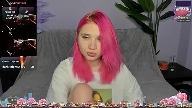 Snapshot of Kitty_Blondie chatting on April 16, 2026, 9:39 pm Kitty Blondie online show from April 16, 2026, 9:39 pm