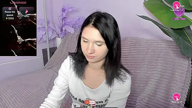 Snapshot of Kitty_Blondie chatting on May 4, 2026, 3:35 am Kitty Blondie online show from May 4, 2026, 3:35 am