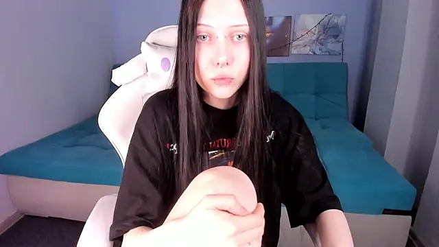 SugarBunny18 online show from May 22, 2026, 3:46 am