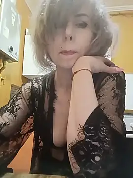 Snapshot of TaynaSecret chatting on May 15, 2026, 8:38 pm TaynaSecret online show from May 15, 2026, 8:38 pm