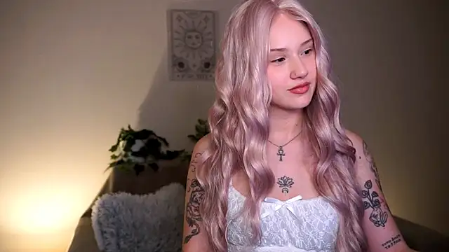 Snapshot of petite_temptresss chatting on April 19, 2026, 4:17 pm petite temptresss online show from April 19, 2026, 4:17 pm