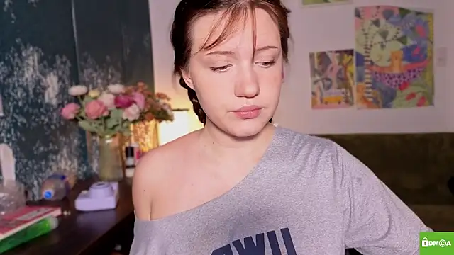 bikinibottom001 online show from April 13, 2026, 1:11 am