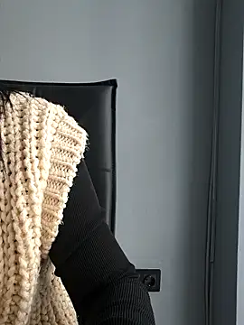 sara 41 online show from April 11, 2026, 9:02 am