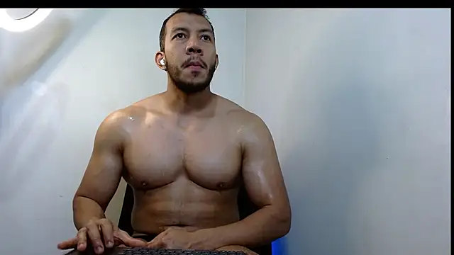 Snapshot of georgeholl chatting on April 19, 2026, 8:55 pm georgeholl online show from April 19, 2026, 8:55 pm