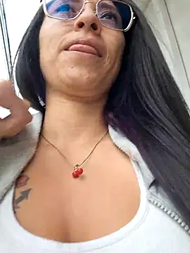 Snapshot of VALERY-94 chatting on April 8, 2026, 12:05 pm VALERY-94 online show from April 8, 2026, 12:05 pm