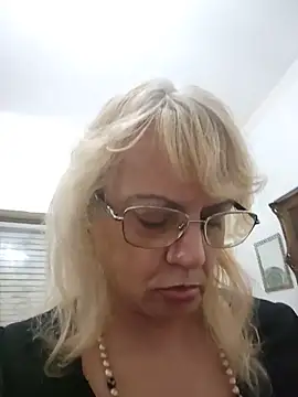 Snapshot of MatureElegantWidow chatting on May 19, 2026, 11:55 pm MatureElegantWidow online show from May 19, 2026, 11:55 pm