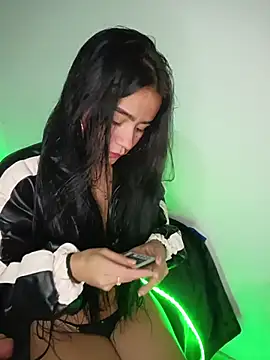 Mia Flamee online show from April 11, 2026, 11:03 am