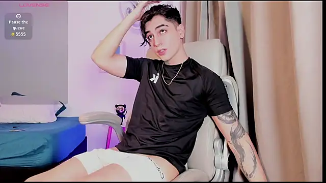 Thiago angel online show from April 3, 2026, 4:10 am