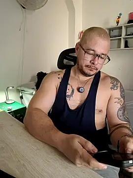 Snapshot of Alton_Mason chatting on July 6, 2026, 3:03 pm Alton Mason online show from July 6, 2026, 3:03 pm