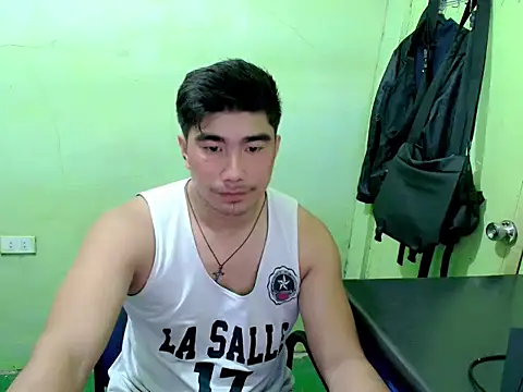 Hunkfireman online show from May 5, 2026, 1:13 am