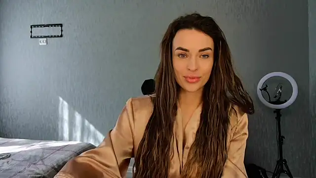 Snapshot of Kira__love1 chatting on April 13, 2026, 7:14 am Kira love1 online show from April 13, 2026, 7:14 am