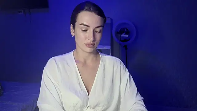 Snapshot of Kira__love1 chatting on June 22, 2026, 9:01 pm Kira love1 online show from June 22, 2026, 9:01 pm