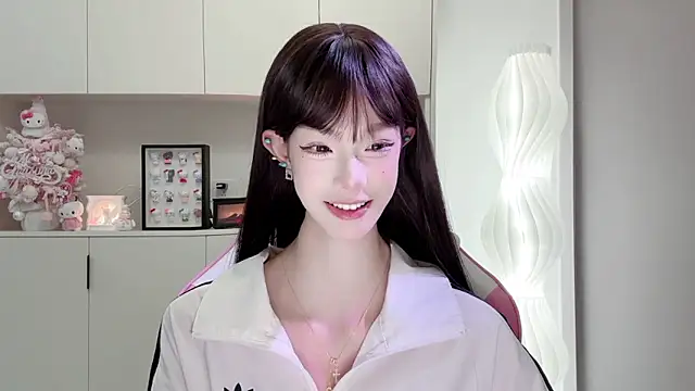 -Moonshine online show from April 9, 2026, 10:20 am