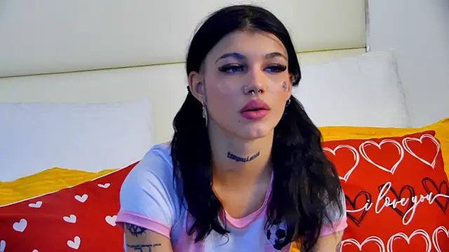 YasminnStorm online show from May 8, 2026, 4:40 am