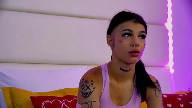 YasminnStorm online show from May 21, 2026, 4:08 am