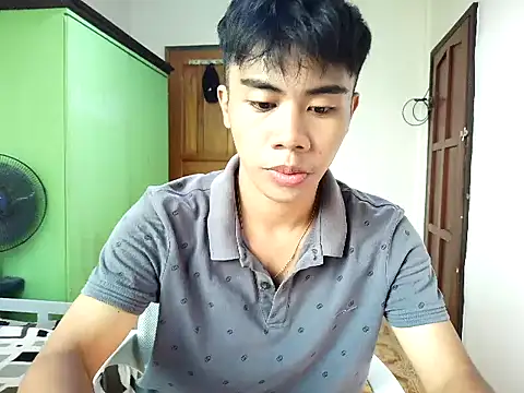 Snapshot of valerio_fernan chatting on July 7, 2026, 11:53 pm valerio fernan online show from July 7, 2026, 11:53 pm
