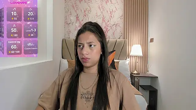 Snapshot of Atiena_ chatting on April 14, 2026, 6:36 pm Atiena online show from April 14, 2026, 6:36 pm