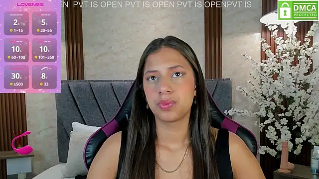 Snapshot of Atiena_ chatting on April 23, 2026, 6:54 pm Atiena online show from April 23, 2026, 6:54 pm