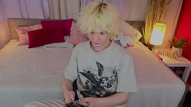 JameMilann online show from April 28, 2026, 8:25 pm