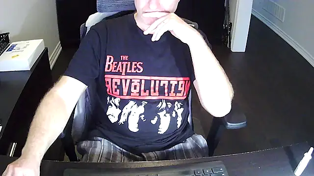 Shalun2000 online show from April 16, 2026, 11:40 pm