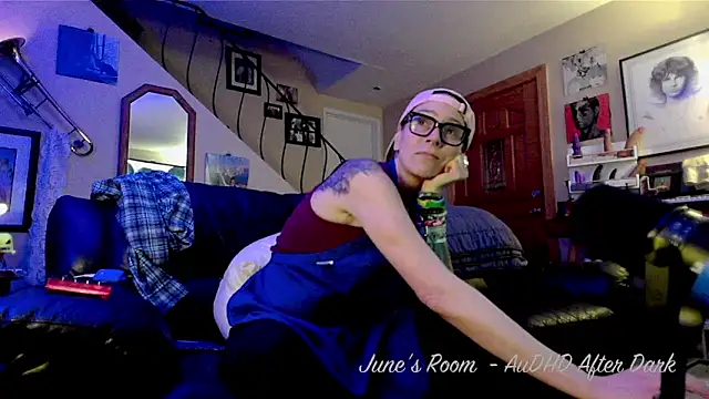 juneafterhours online show from April 28, 2026, 3:11 am