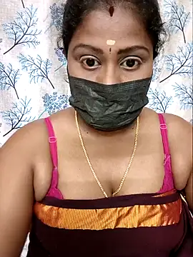 Snapshot of Romantic_Woman chatting on April 11, 2026, 5:28 pm Romantic Woman online show from April 11, 2026, 5:28 pm