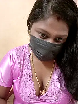 Snapshot of Romantic_Woman chatting on April 13, 2026, 6:13 pm Romantic Woman online show from April 13, 2026, 6:13 pm