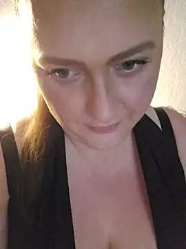 Snapshot of Blondibaby chatting on June 16, 2026, 8:22 pm Blondibaby online show from June 16, 2026, 8:22 pm