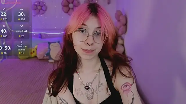 Snapshot of Alice_Nyx chatting on May 18, 2026, 4:07 am Alice Nyx online show from May 18, 2026, 4:07 am