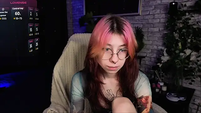 Alice Nyx online show from June 16, 2026, 8:33 pm