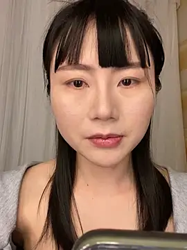 yaya0302 online show from April 16, 2026, 2:23 am