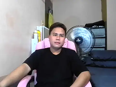 Snapshot of tipsy_butter chatting on July 1, 2026, 7:32 am tipsy butter online show from July 1, 2026, 7:32 am