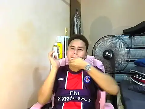 Snapshot of tipsy_butter chatting on July 8, 2026, 6:40 am tipsy butter online show from July 8, 2026, 6:40 am